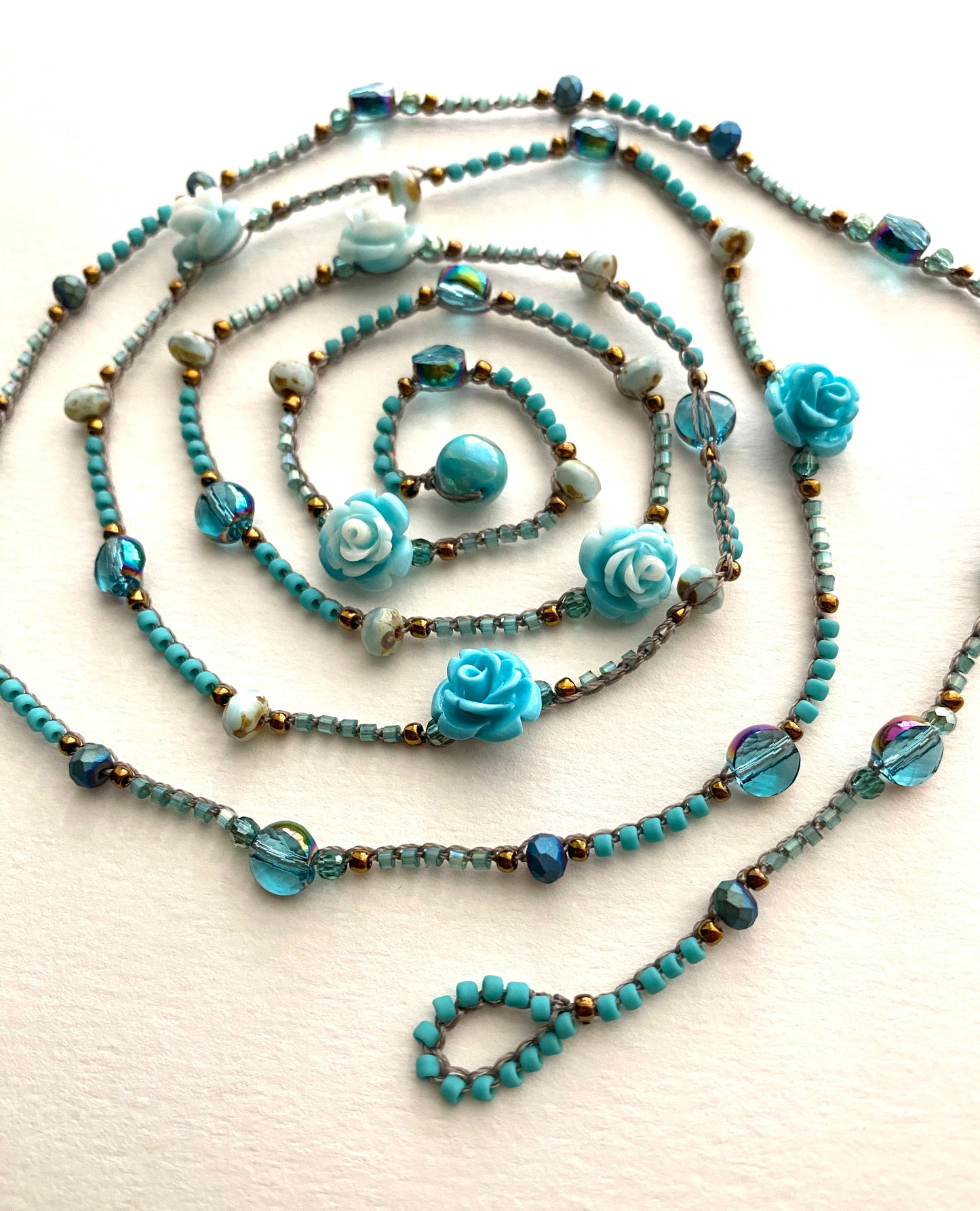 Blue roses layering necklace